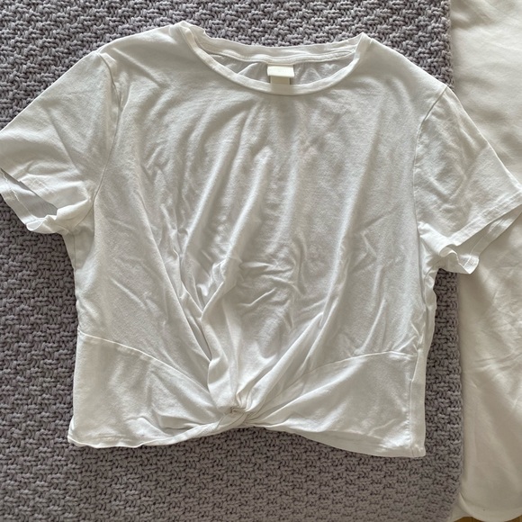 H&M Tops - T-Shirt H&M